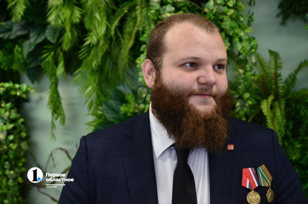 Гневнов волонтер (1).jpg Гневнов волонтер (1).jpg