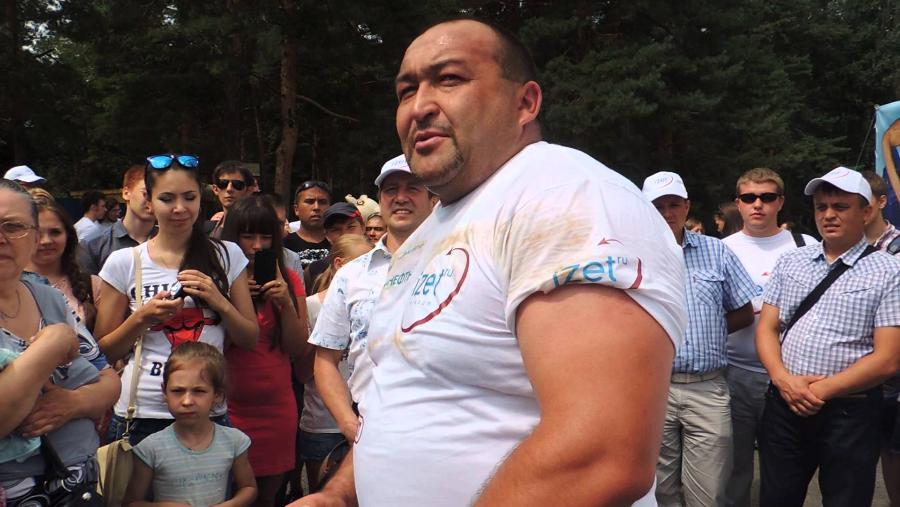 chelyabinskiy_strongmen_nameren_ustanovit_rekord_v_tyage_vozdushnogo_shara_.jpg