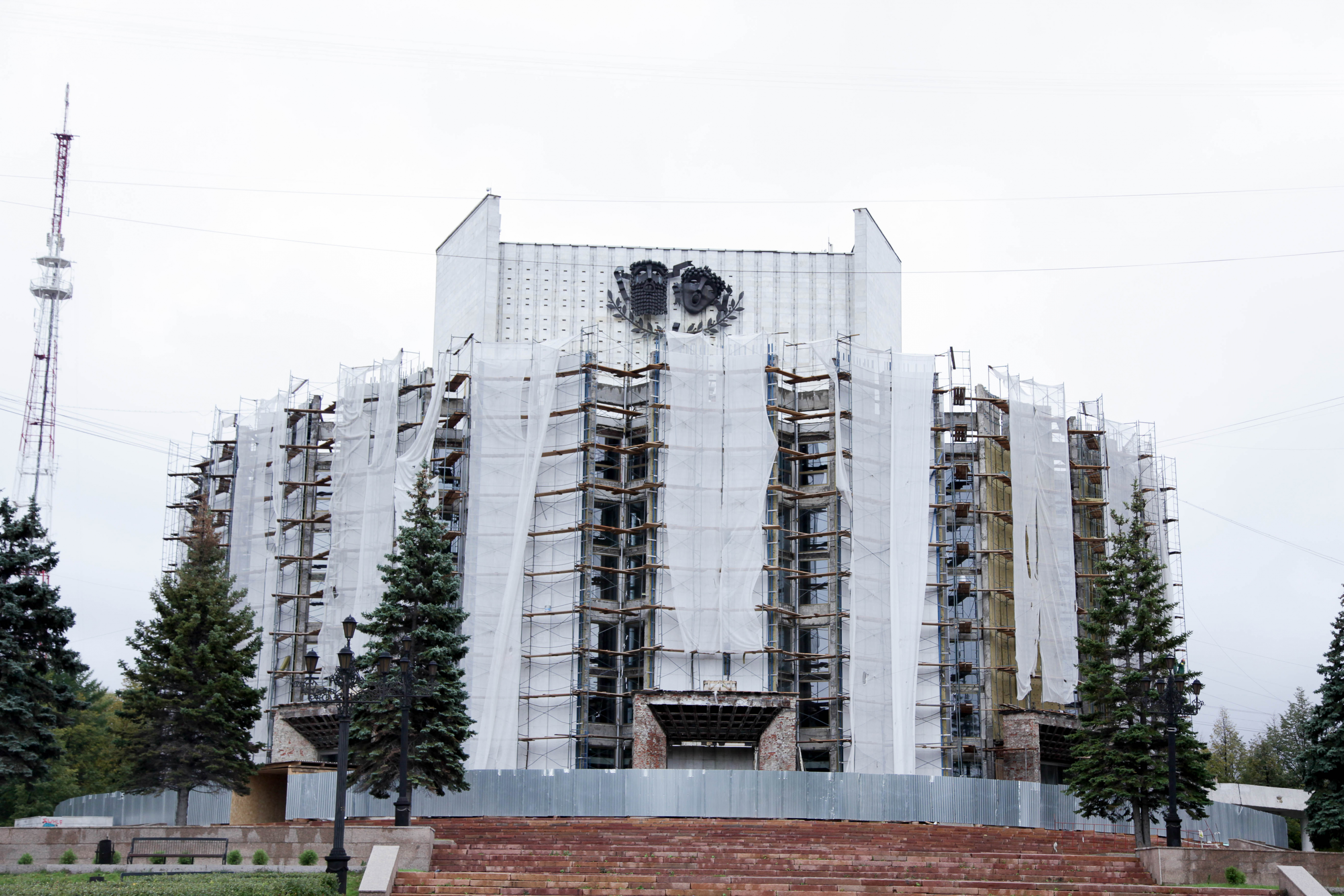 Драм театр челябинска. Театр драмы. Новый театр Челябинск. Театра драмы им. н.ю. Орлова. Краснов драмтеатр Челябинск.