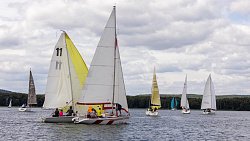 Более 300 яхтсменов сразились за Кубок губернатора по парусному спорту на Увильдах