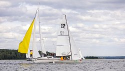 Более 300 яхтсменов сразились за Кубок губернатора по парусному спорту на Увильдах